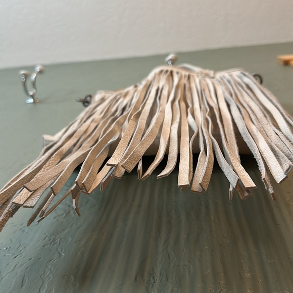 Purse: cream/white leather fringe, multiple handles, lined - Picture 3 of 12